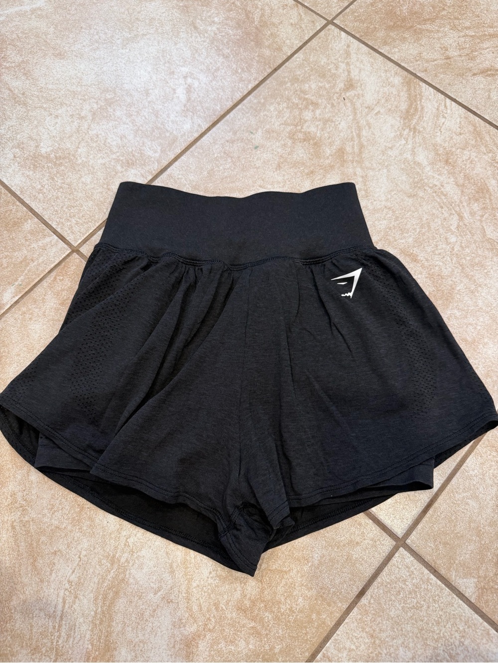 Gymshark Women’s Black Layered Training Shorts lined - Picture 2 of 6